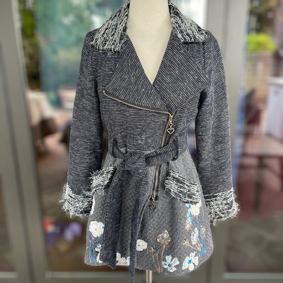 SACRED THREADS ~ Fantastic Pattern-Blocked Jacket w/Floral Detail at Hem ~Medium - Picture 1 of 7